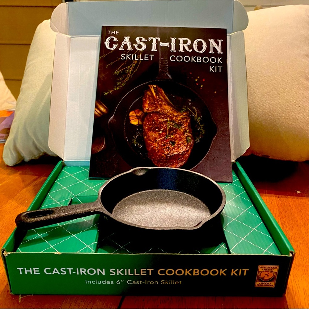 Cast iron skillet Cookbook including skillet